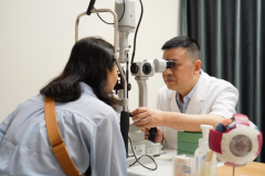 爱尔眼科兰长骏：用仁心为眼疾患者“除